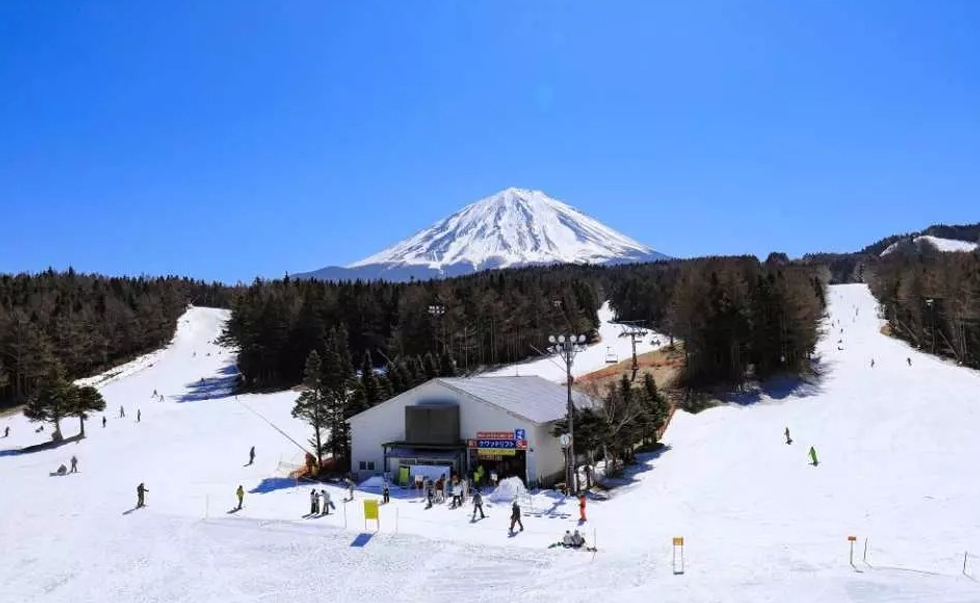 富士山二合目Yeti滑雪場